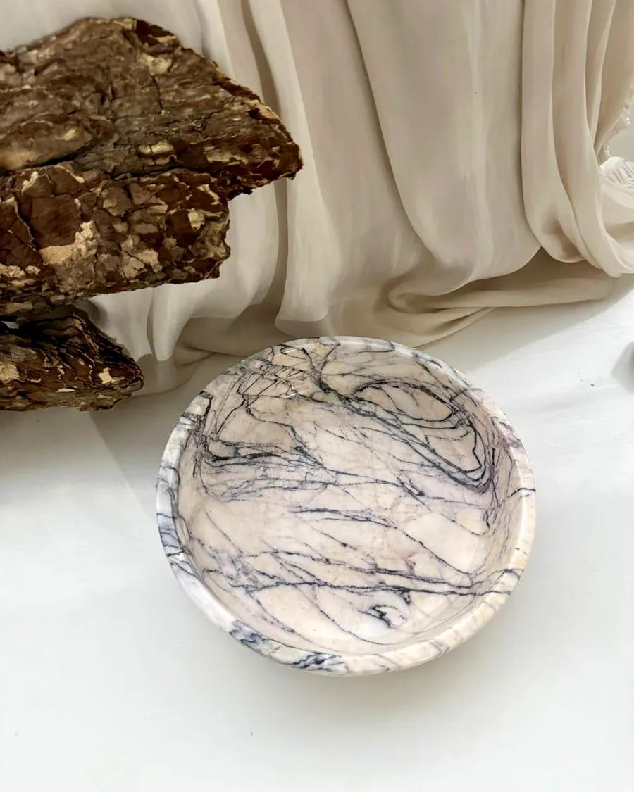 Round Trinket Bowl with Violet Veining — handcrafted marble, Agra